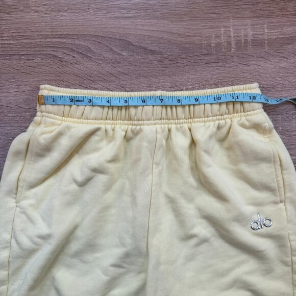 Alo Accolade Shorts Sweats in Light Yellow Buttercup Size XS - Picture 5 of 10